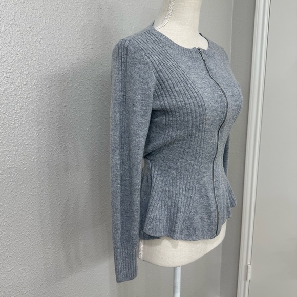 Victoria’s Secret Crewneck Peplum Cardigan Sweater Size S - Picture 2 of 12